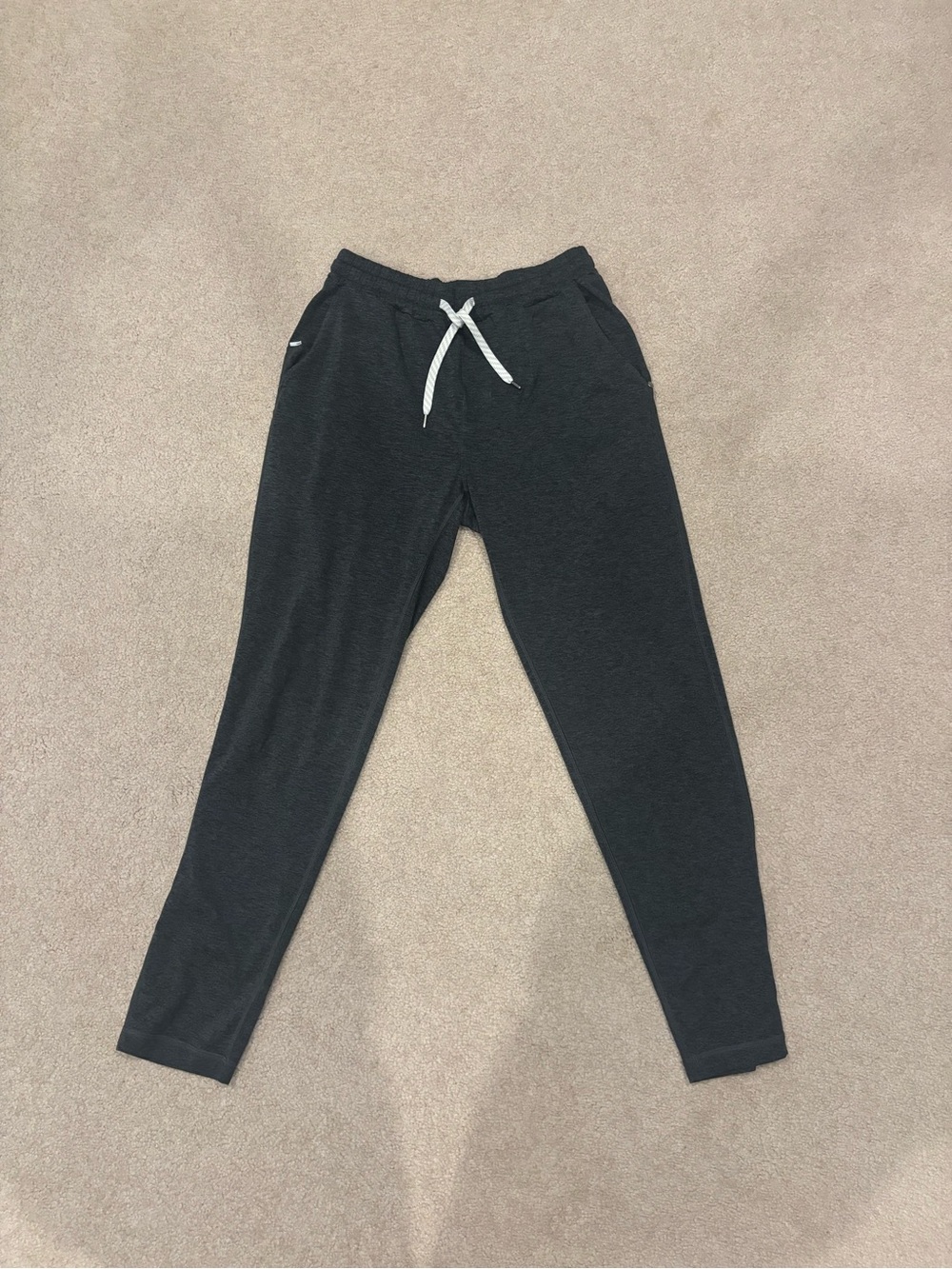 Men medium charcol gray vuori pant